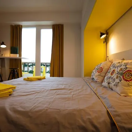 Victoria Avenue Apartment