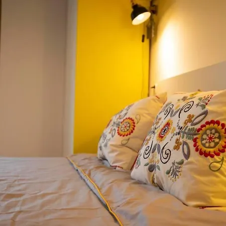 Victoria Avenue Apartment Bucharest