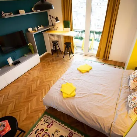 Victoria Avenue Apartment *